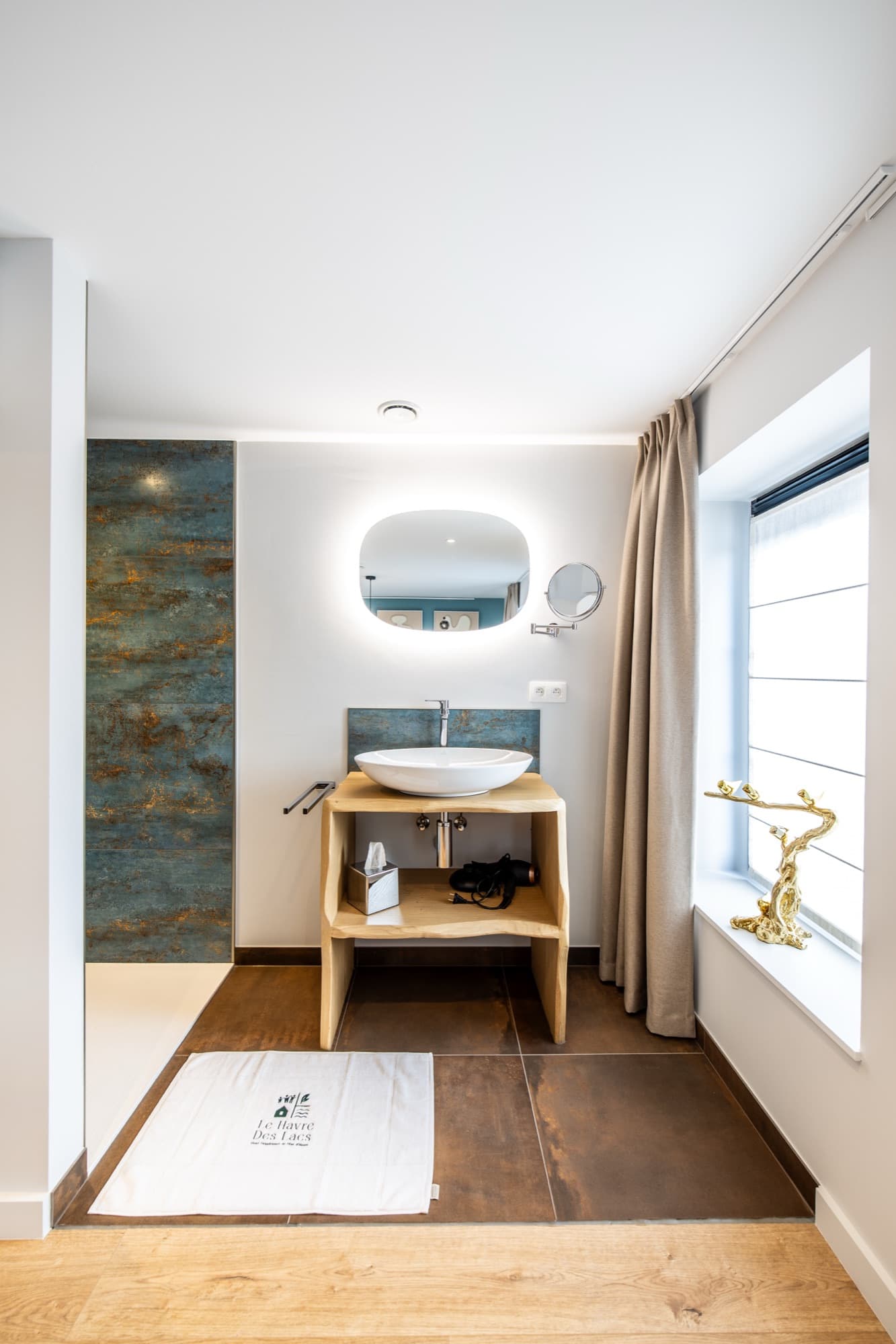 Bedroom 1 — view 2